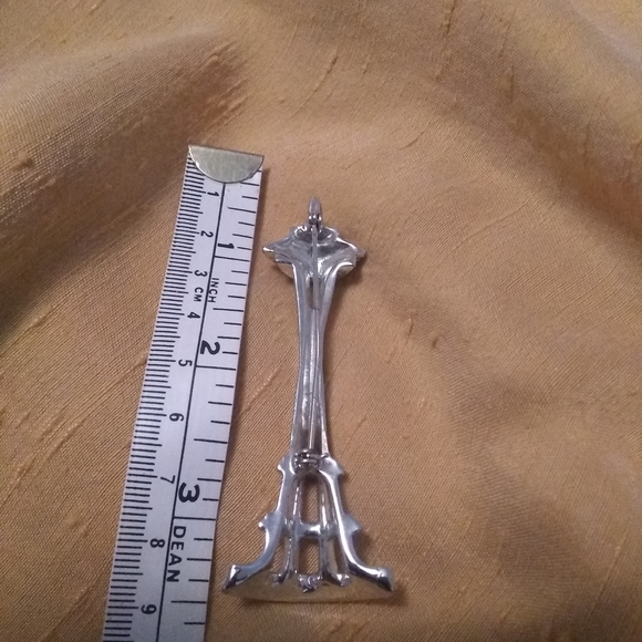 Space Needle Brooch - Picture 4 of 8